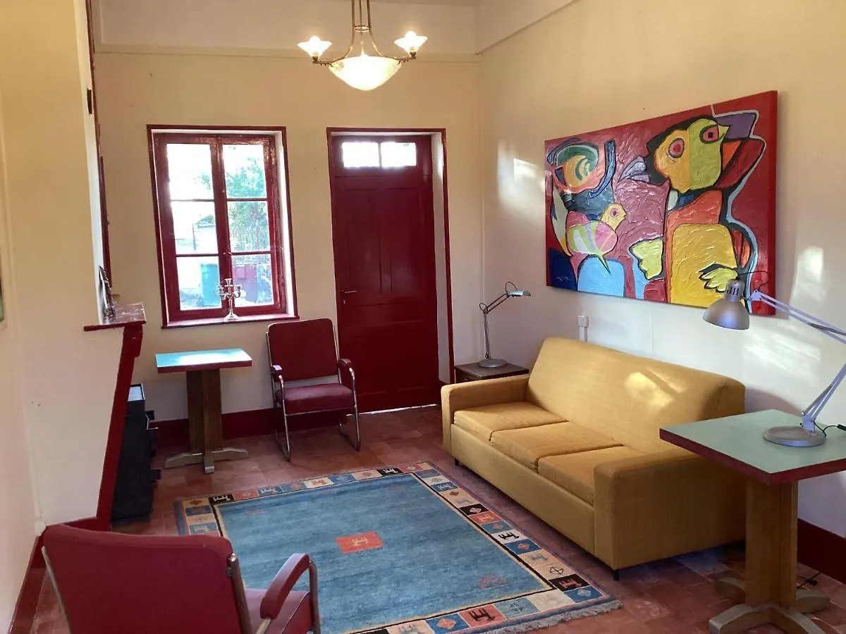 Charming Holiday Home With Private Garden Le Veurdre